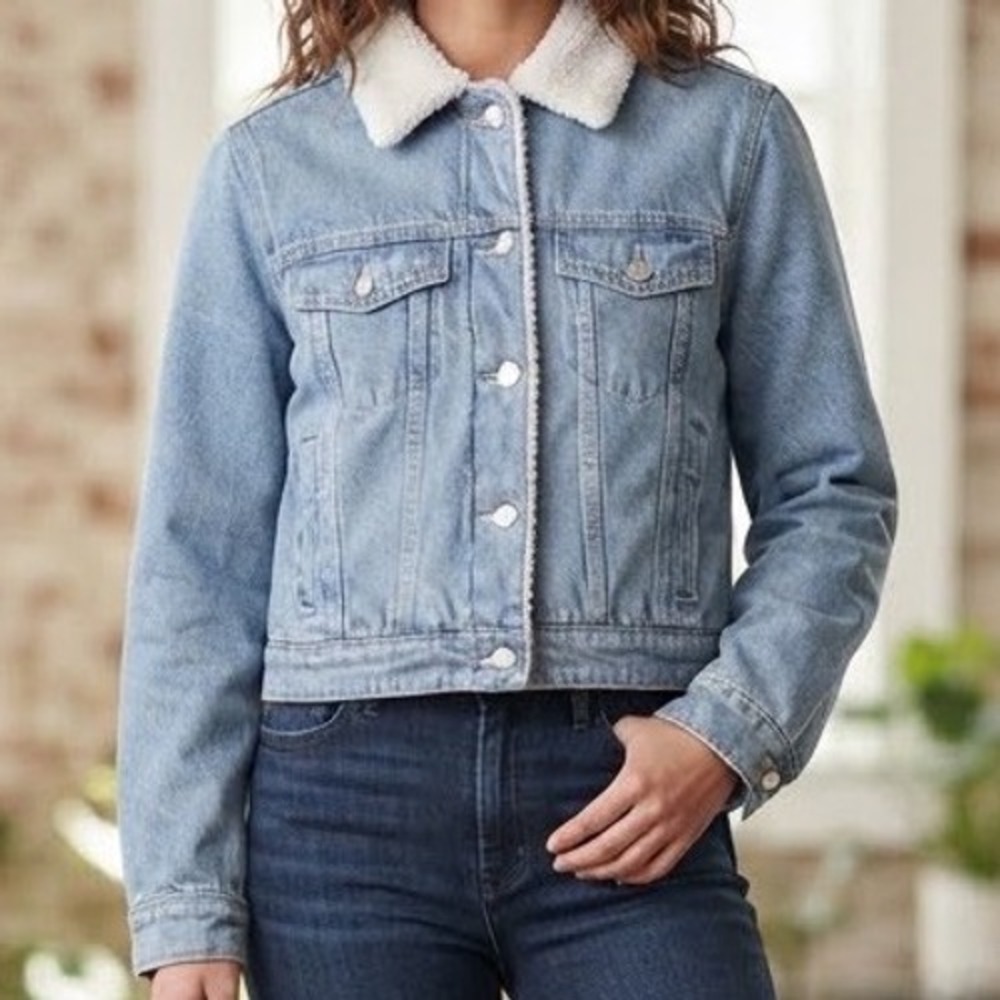 In Loom Womens Light Wash Denim Jacket Faux Shearling Collar Small